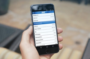 Moderne Enthärtungsanlagen wie die LEX 1500 Connect von SYR können bequem per App beobachtet werden.